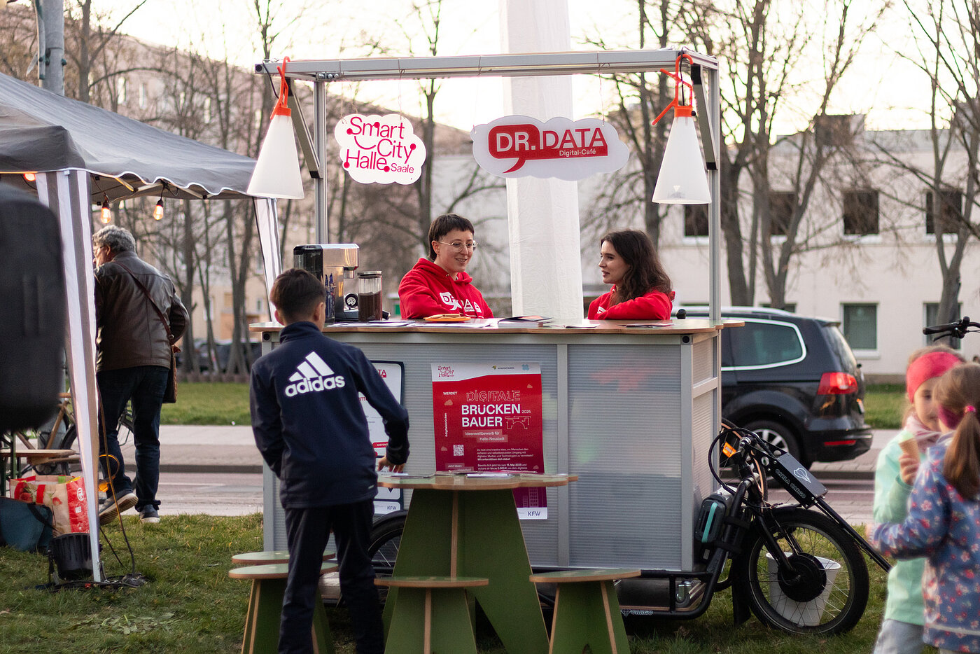 Dr. Data bei der Smart-City-Blockparty